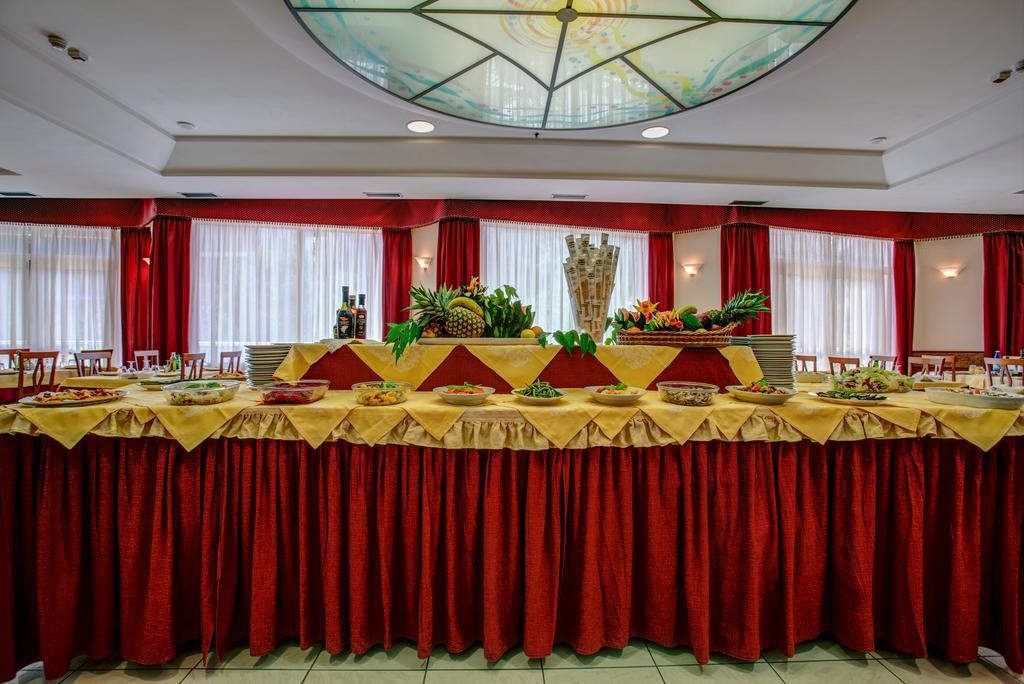 Hotel San Giorgio Милано Мартима Екстериор снимка