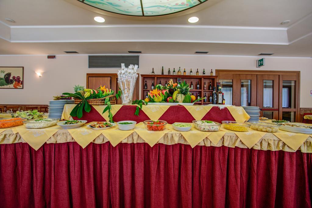 Hotel San Giorgio Милано Мартима Екстериор снимка