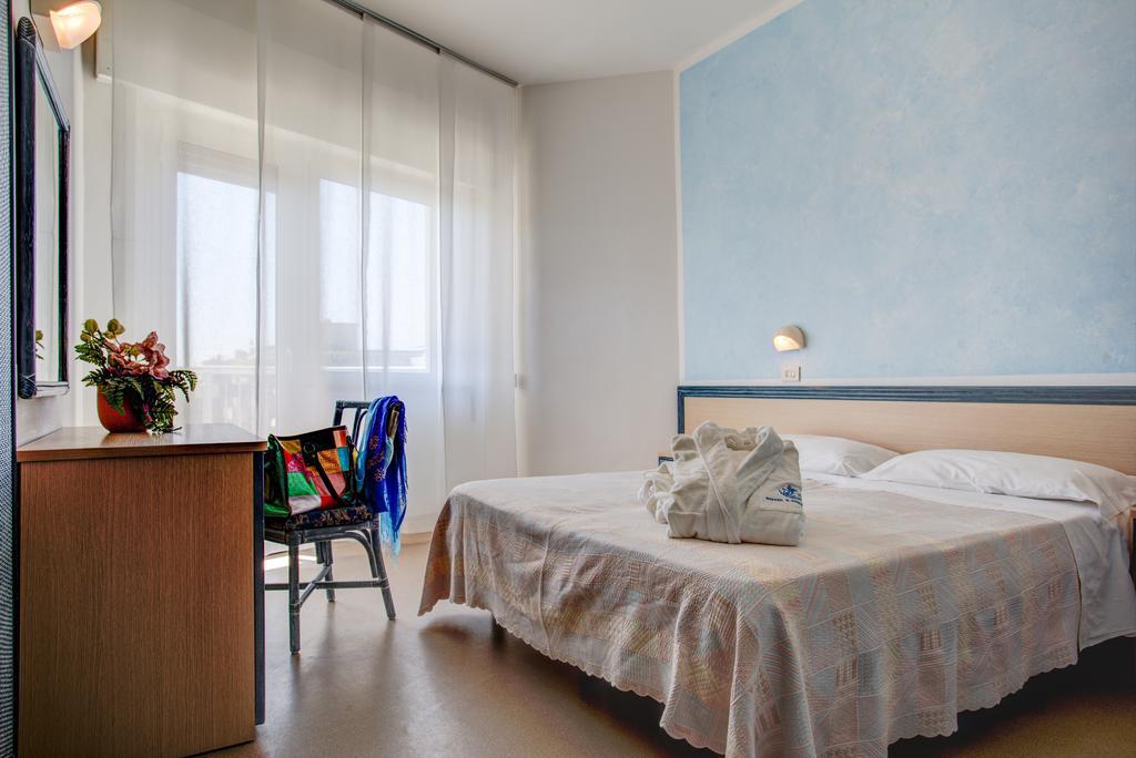 Hotel San Giorgio Милано Мартима Стая снимка