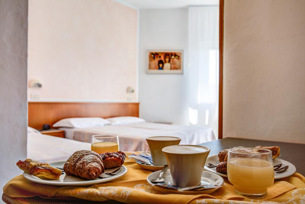 Hotel San Giorgio Милано Мартима Екстериор снимка
