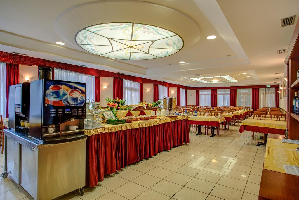 Hotel San Giorgio Милано Мартима Екстериор снимка