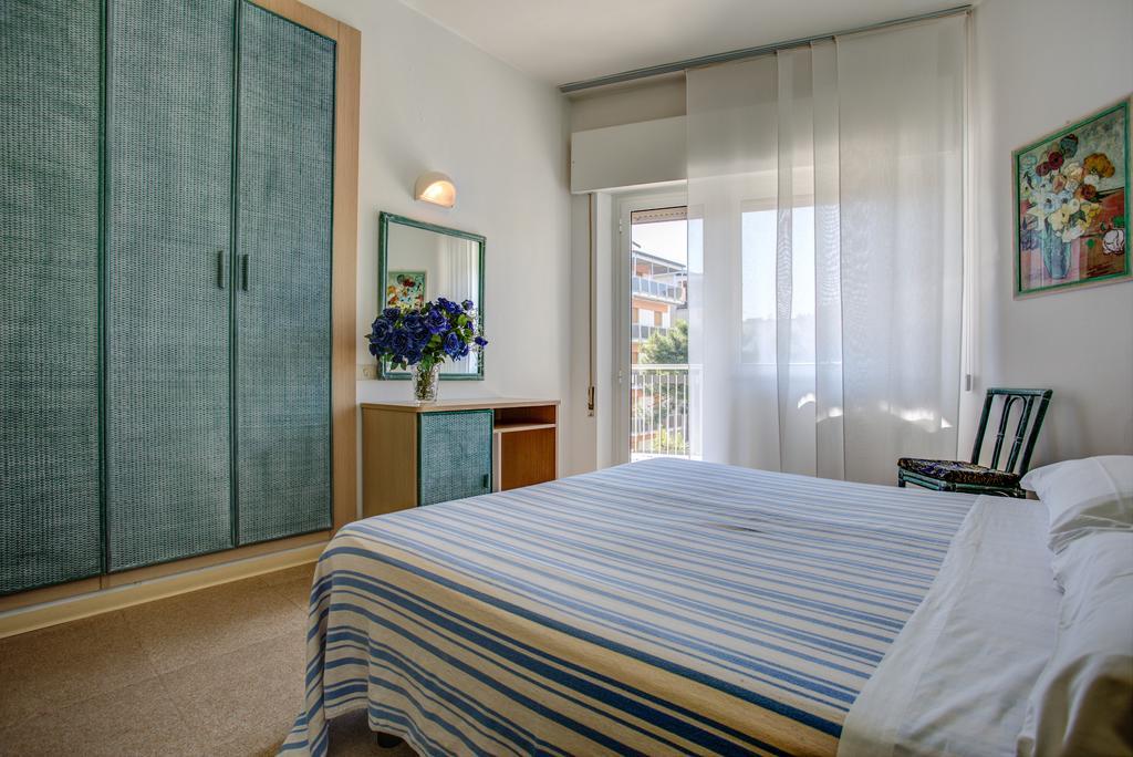 Hotel San Giorgio Милано Мартима Стая снимка