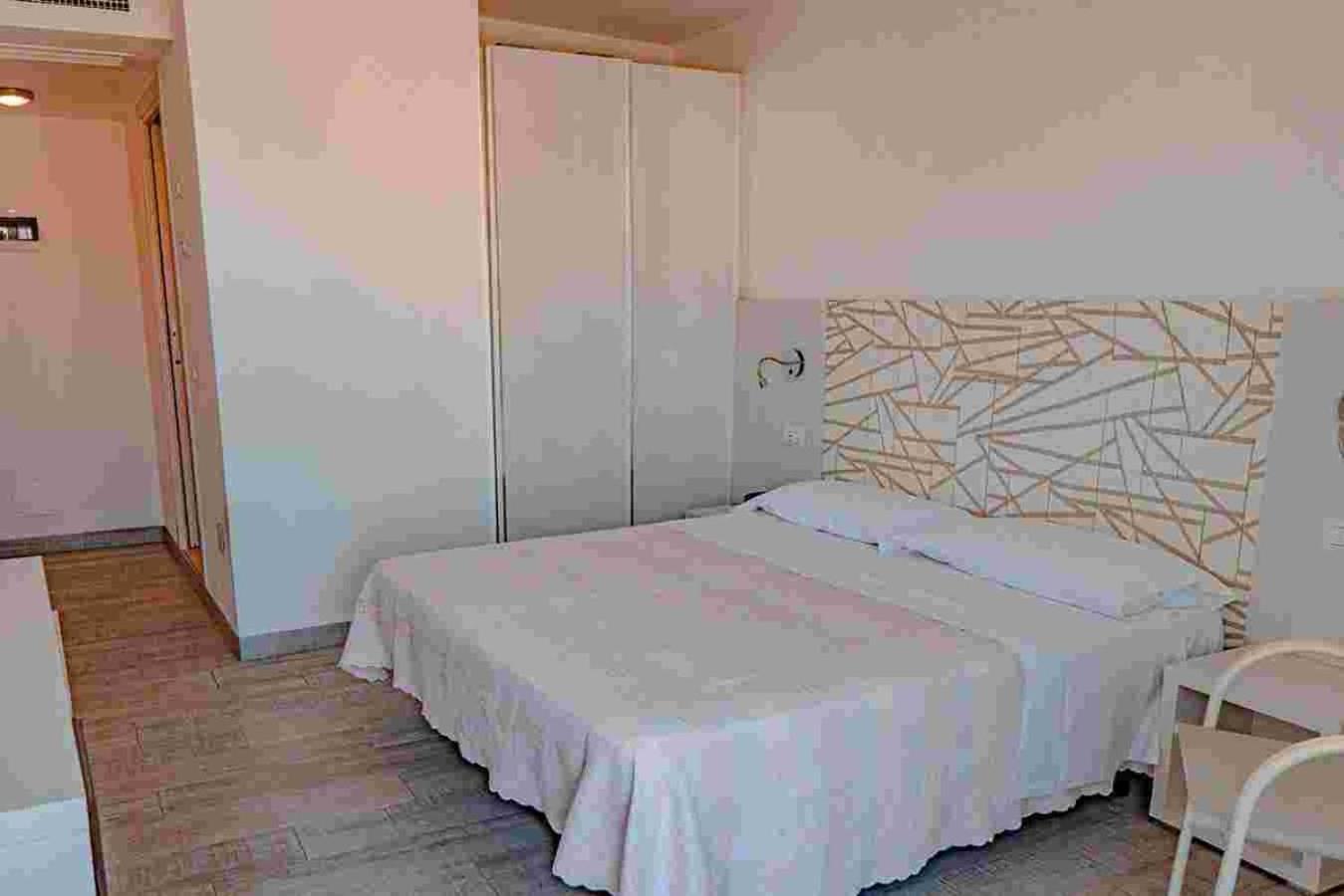 Hotel San Giorgio Милано Мартима Екстериор снимка